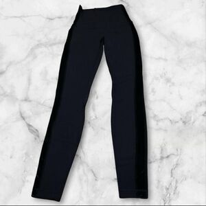 Lululemon Size 2 Black Velvet Stripe Leggings 28"